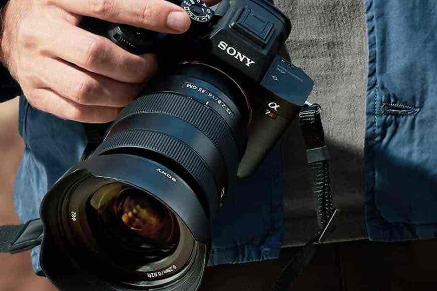 Sony lanseza noul aparat foto Alpha 7RIV