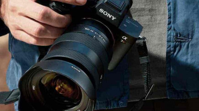Sony lanseza noul aparat foto Alpha 7RIV