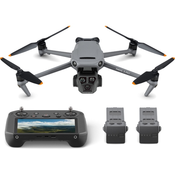 DJI Mavic 3 Pro pachet Fly More Combo cu DJI RC PRO