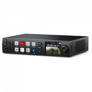 Deck profesional Blackmagic Design HyperDeck Studio HD Plus cu butoane de transport iluminate si ecran preview LCD color