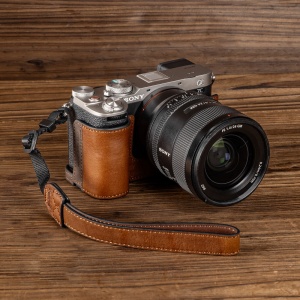 SmallRig 5015 Half Case Kit, Husa din piele maro pentru Sony a7C II / a7CR