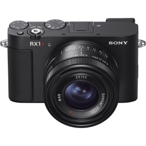  Sony RX1R III, Camera digitala compacta 61MP Full-Frame cu obiectiv fix ZEISS Sonnar T 35mm f/2
