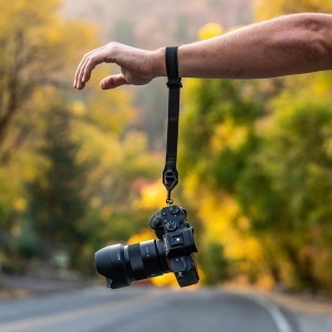 WANDRD Wrist Strap, Curea de mana universala