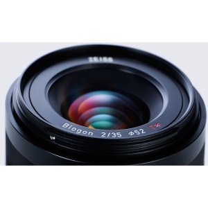 ZEISS Loxia 35mm f/2, Obiectiv full-frame, montura Sony E