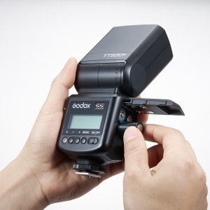 Godox TT520III, Blit cu ecran LCD