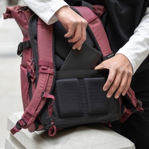Rucsac WANDRD PRVKE V4, 31L, culoare Rhone Burgundy