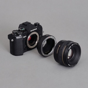Urth ULMAE-EF-M4/3, Adaptor electronic Obiectiv montura Canon EF/EF-S la camere Micro Four Thirds (MFT)