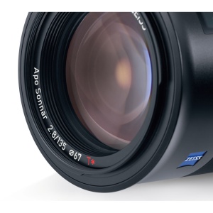 Obiectiv ZEISS Batis 135mm f2.8, full-frame, montura Sony E