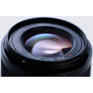 ZEISS Loxia 50mm f/2, Obiectiv full-frame, montura Sony E