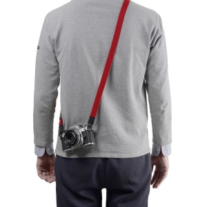 Artisan & Artist ACAM-100AA RED, Curea subtire si moale pentru camere foto