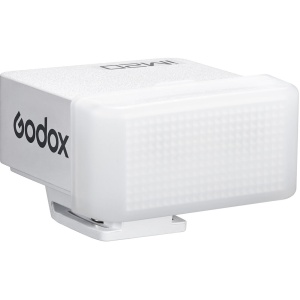 Difuzor alb Godox IM20DF montat pe mini blițul Godox iM20, asigurând o iluminare moale și uniformă.