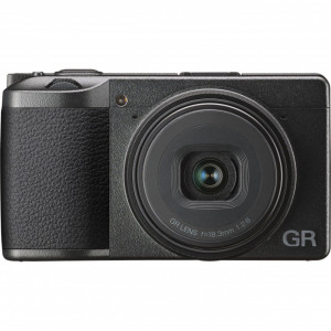 Ricoh GR III camera compactă avansată de 24,2 MP