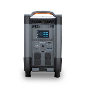 Stație de alimentare Allpowers R4000, vedere frontală cu protecții pe prize și ecran digital