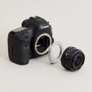 Urth ULMA-K-EF, Adaptor Obiectiv montura Pentax K la camere Canon EFEF-S