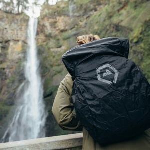 WANDRD RAINFLY Large, Husa de ploaie pentru rucsacul FERNWEH 50L si geanta HEXAD Carryall 60L