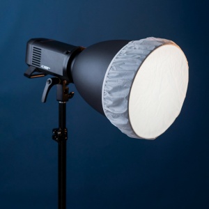 Caruba DRB 99 Focus, Reflector cu 2 grid-uri (15° si 30°), Montura Bowens