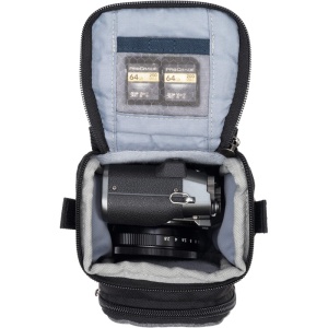 Think Tank Mirrorless Mover 5 V2 Coast Green cu aparat foto mirrorless și carduri în capac