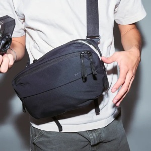 Geanta Sling Moment Switch 4L - Negru