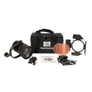 Nanlite CN-30F, Lampa LED Fresnel, Montura Bowens
