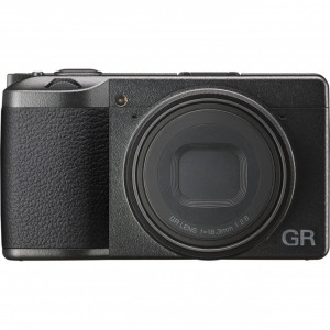 Ricoh GR III camera compactă avansată de 24,2 MP