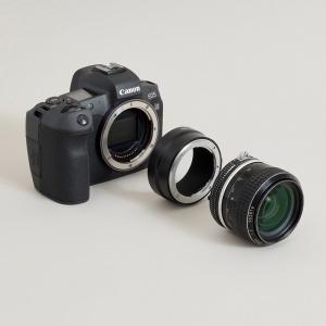 Urth ULMA-F-R, Adaptor Obiectiv montura Nikon F la camere Canon RF