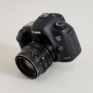 Urth ULMA-P6-EF, Adaptor Obiectiv montura Pentacon Six (P6) la camere Canon EF/EF-S