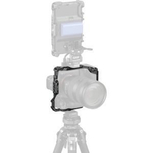 Cusca video SmallRig 6114 montata pe camera Sony cu maner vertical VG-C4EM