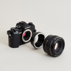 Urth ULMA-EF-M43, Adaptor Obiectiv montura Canon EF  EF-S la camere Micro Four Thirds (MFT)