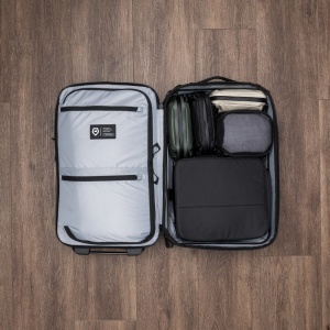 WANDRD Transit Carry-On Roller Bundle, Troler Negru 40L cu  Essential+ Camera Cube