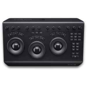 Consola hardware portabila Blackmagic Design DaVinci Resolve Micro Panel cu trackball-uri de inalta rezolutie si butoane iluminate