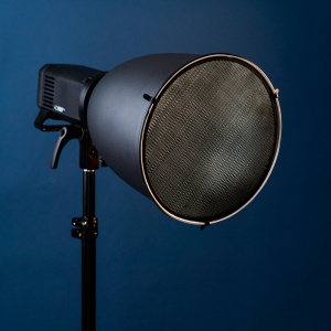 Caruba DRB 99 Focus, Reflector cu 2 grid-uri (15° si 30°), Montura Bowens