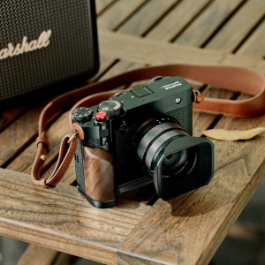 SmallRig 5266, Placa de montare in forma de L cu maner din lemn pentru FUJIFILM GFX100RF Negru