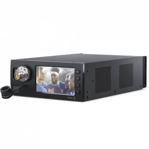 Convertor bidirectional Blackmagic Studio Fiber Converter panou frontal cu ecran LCD de 5 inch si conector SMPTE 304 si panou spate cu conexiuni 12G-SDI si audio XLR