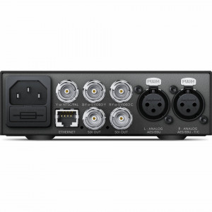 Convertor profesional Blackmagic Design Teranex Mini Analog to SDI 12G cu mini comutatoare frontale si conexiuni XLR pe panoul din spate