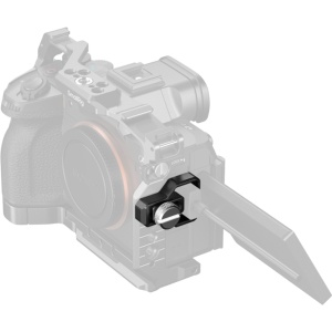 Clemă pentru cablu HDMI SmallRig 6406 montată pe carcasă profesională Sony Alpha 7 V
