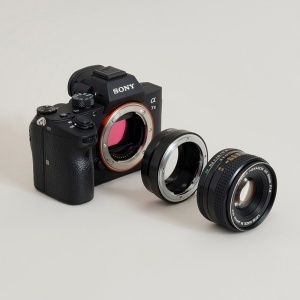 Urth ULMA-AR-E, Adaptor Obiectiv montura Konica AR la camere Sony E