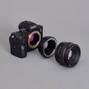 Urth ULMAE-EF-E, Adaptor electronic Obiectiv montura Canon EFEF-S la camere Sony E
