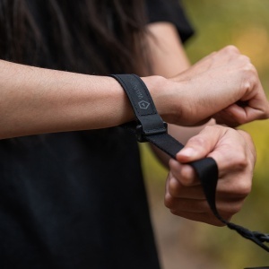 WANDRD Wrist Strap, Curea de mana universala