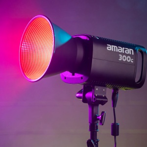 Amaran 300c - Lampa LED RGB, 2500-7500K, cu geanta de transport