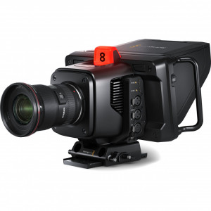 Camera video de studio Blackmagic Design Studio Camera 6K Pro cu montură EF activă și ecran LCD de 7 inch