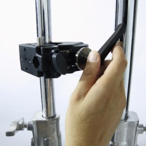 Kupo KCP-710B Super Convi, Clema de prindere cu maner rotativ
