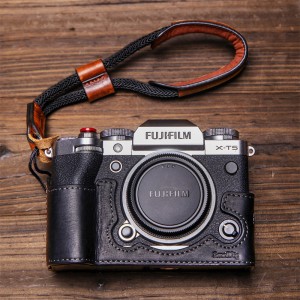 3927 Half Case / Wrist Strap Kit for FUJIFILM X T5