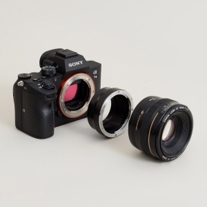 Urth ULMA-F-E, Adaptor Obiectiv montura Canon EF/EF-S la camere Sony E