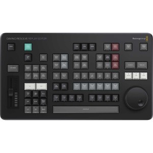 Panou de control Blackmagic Design DaVinci Resolve Replay Editor cu butoane pentru selectia camerelor si conectivitate USB-C