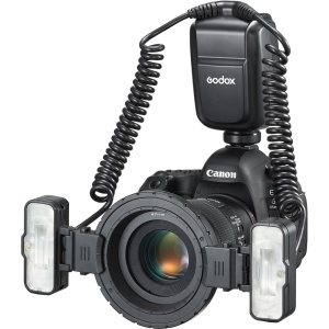 Blit macro twin TTL Godox MF-T76C pentru Canon montat pe aparat foto si lentila