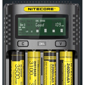 Încărcător acumulatori Nitecore UM4, 4 canale