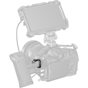 Clemă pentru cablu HDMI SmallRig 6406 montată pe carcasă profesională Sony Alpha 7 V