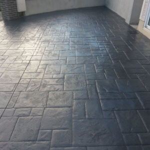 Lac acrilic pentru beton IZOCOR APB Incolor 10 kg – protecție, luciu și efect hidrofob pentru beton - Img 4
