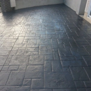 Lac acrilic pentru beton IZOCOR APB Incolor 10 kg – protecție, luciu și efect hidrofob pentru beton - Img 4