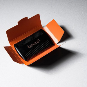 Pieptene de barbă Beviro Pear Wood Beard Comb